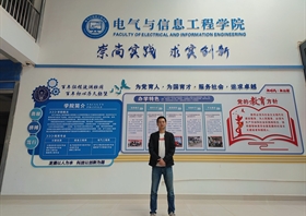 李晟楠
